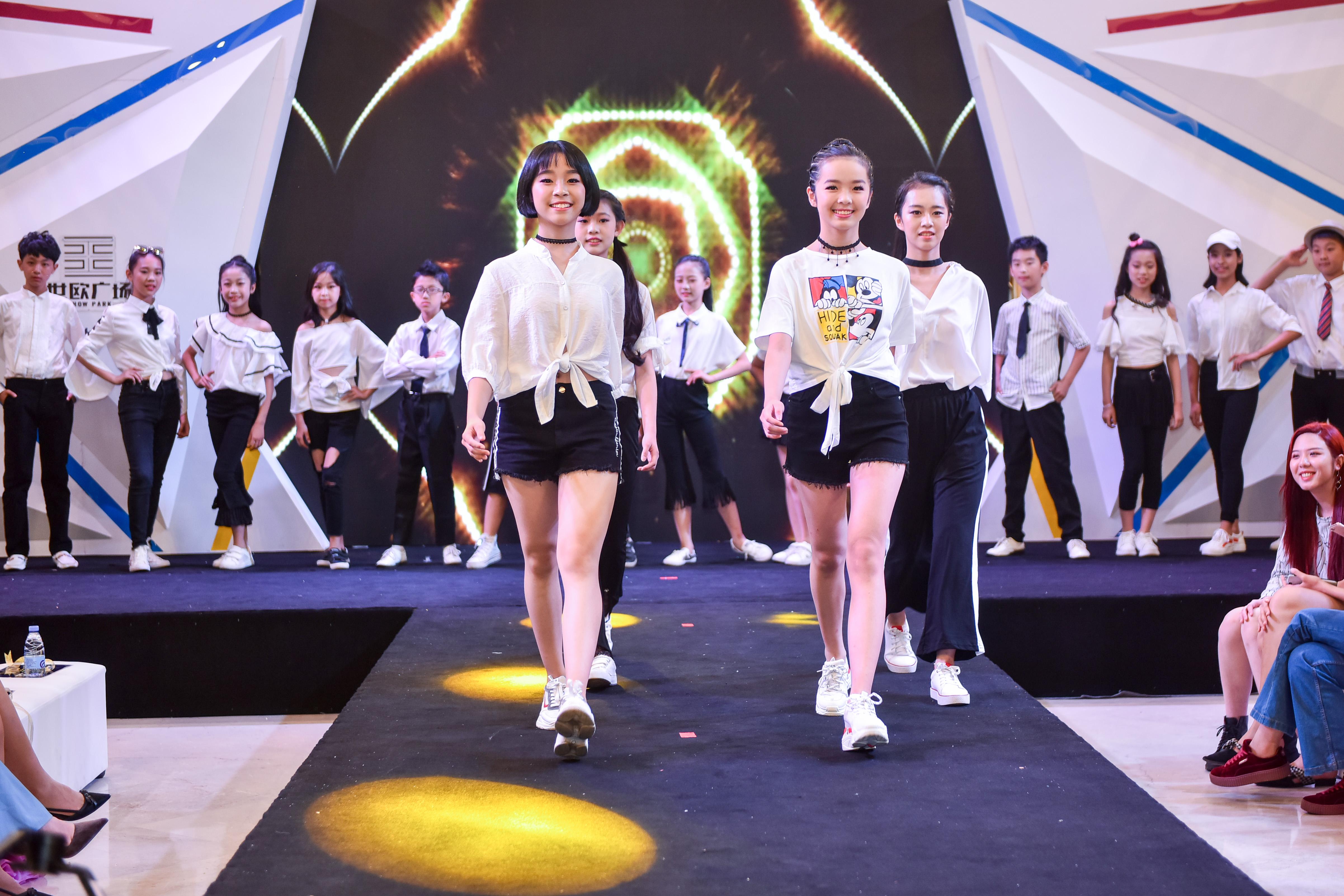 萌宝出动 | 2020武汉时装周儿童模特大赛幼儿组获奖选手展示_舞台