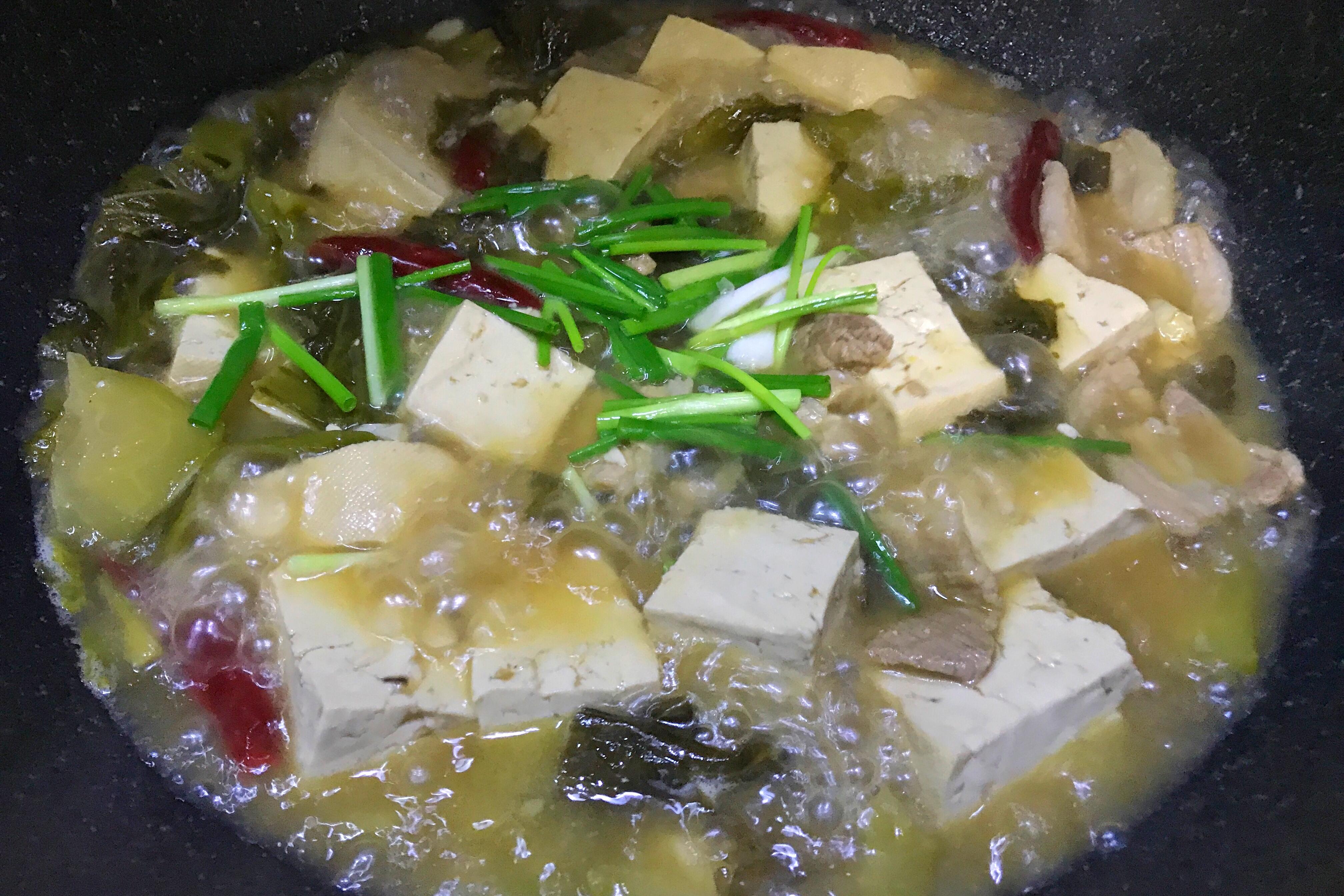 油豆腐烧五花肉怎么做_油豆腐烧五花肉的做法_豌豆颠_豆果美食