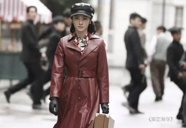 陈洁在《浪花淘尽》中饰演的是覃天真正的妻子,同样是革命军的祝