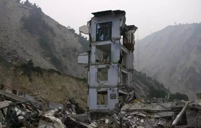 12汶川大地震||迄今為止最全組圖,看完後已淚流滿面!