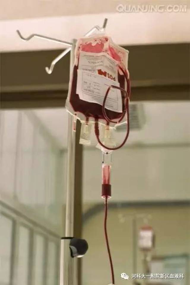 晚上在医院输血的照片图片