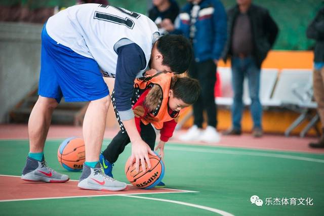 教案篮球范文幼儿园中班_幼儿篮球教案范文_篮球教案幼儿园