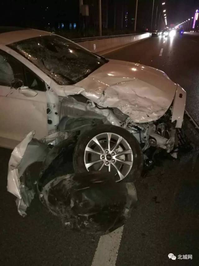 车撞成了球!昨夜阜阳北路高架发生一起可怕车祸,肇事司机涉嫌酒驾