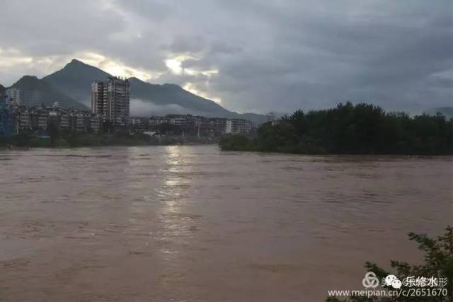 咆哮的修河-6.24特大洪水纪实图片选