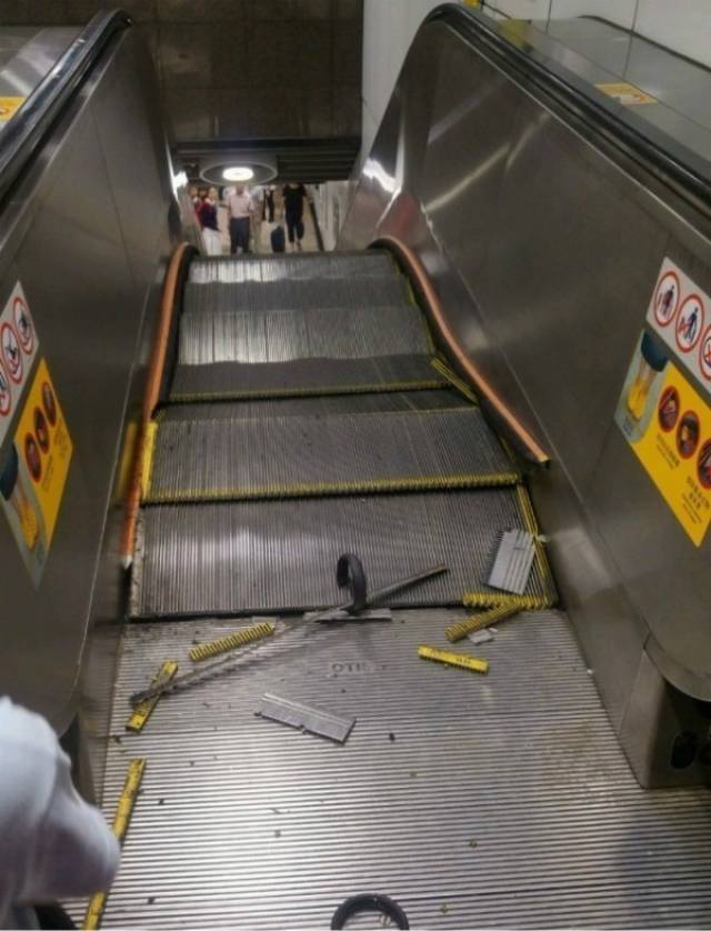 商场电梯事故图片
