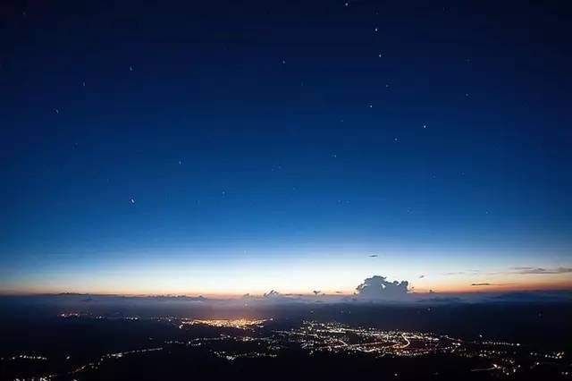 辛棄疾:七八個星天外,兩三點雨山前