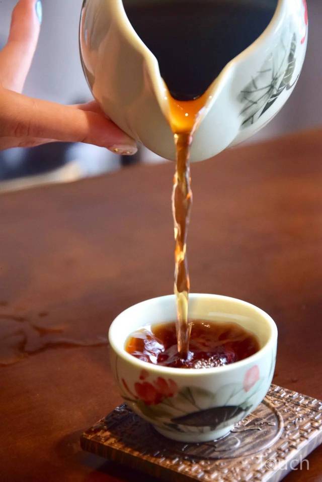 广东人喝茶最注重 水滚