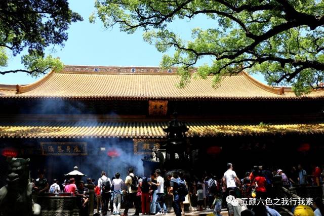 返回普濟寺時,寺院大門早已被關,乾隆皇帝要求開此門,卻遭拒絕.