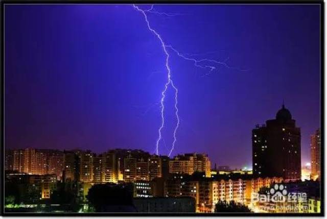 下雨打雷闪电能开空调吗(秋天打雷闪电下雨有什么说法)