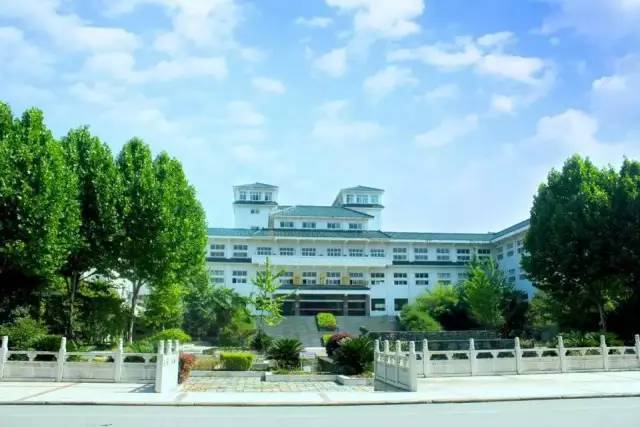武汉地质工程学院图片