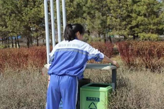 盘点宁夏财经学院的校服图片?宁夏财经学院的校服图片