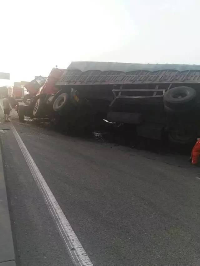 e3042大货车在天津发生重大车祸,一人身亡