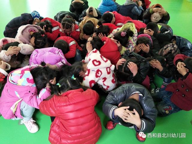 北川幼儿园的孩子遇难图片