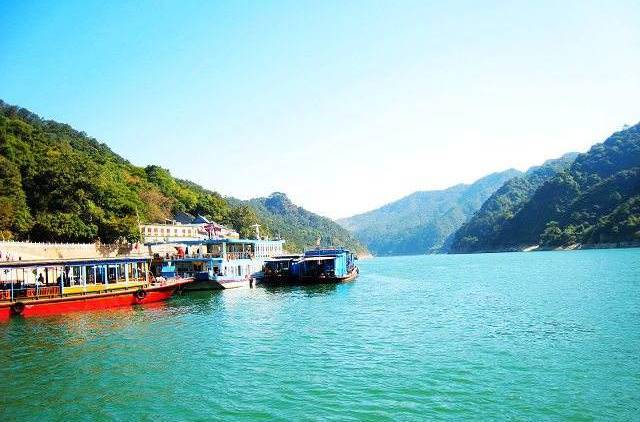 清遠牛魚嘴【森林高空玻璃吊橋】,船遊北江小三峽,品漁家風味宴一天