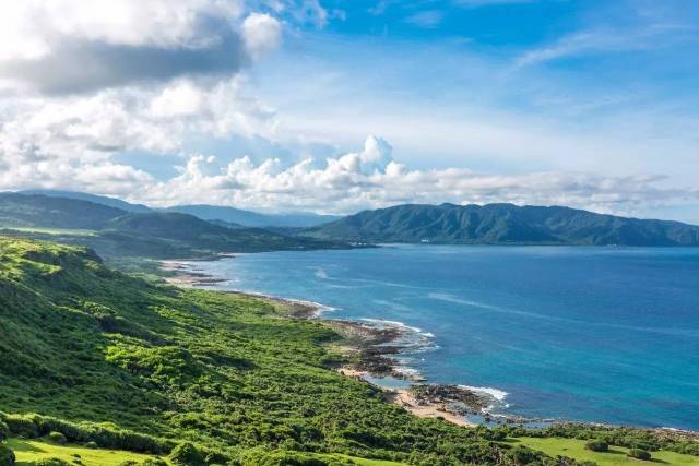 一個是唯美的臺灣島,一個是刷簽證的沖繩島. 臺 灣