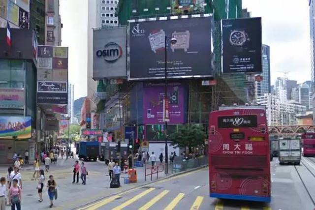 北部起自维园道,中途经京士顿街,记利佐治街,南至怡和街止.