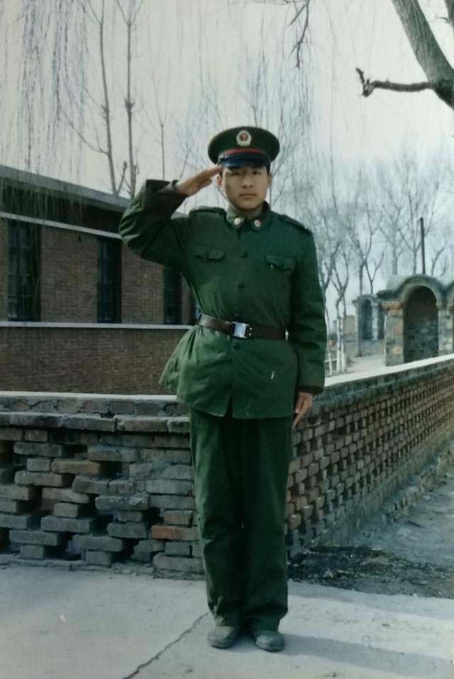 九十年代穿军装照片图片