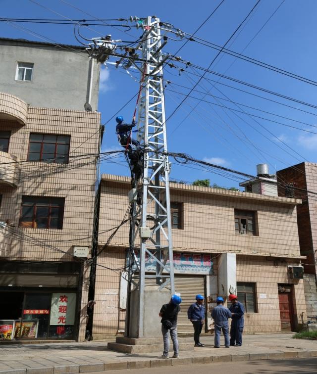 拉開10千伏鎮水泥廠線t通玄廣場支線#1杆真空斷路器及兩側隔離開關