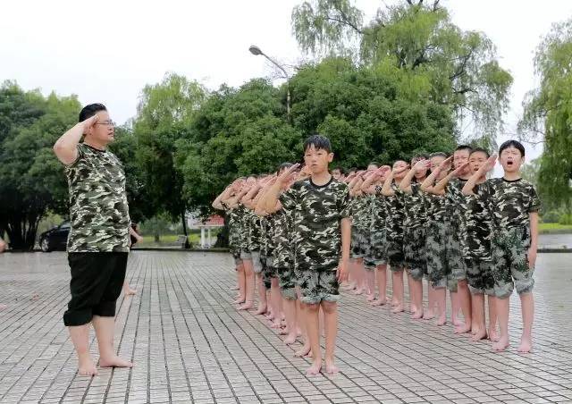 参加过鹰爸夏令营的孩子进步为什么那么神速