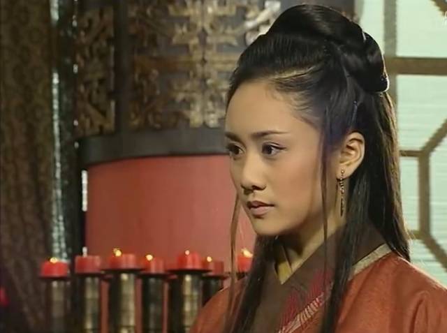 2004年的《大汉天子2,刘芸饰演奇女子秋蝉,能文能武,古灵精怪的她