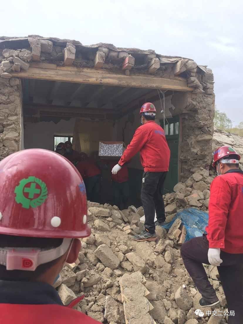 新疆塔什庫爾幹縣發生地震四公司項目第一時間參與救援