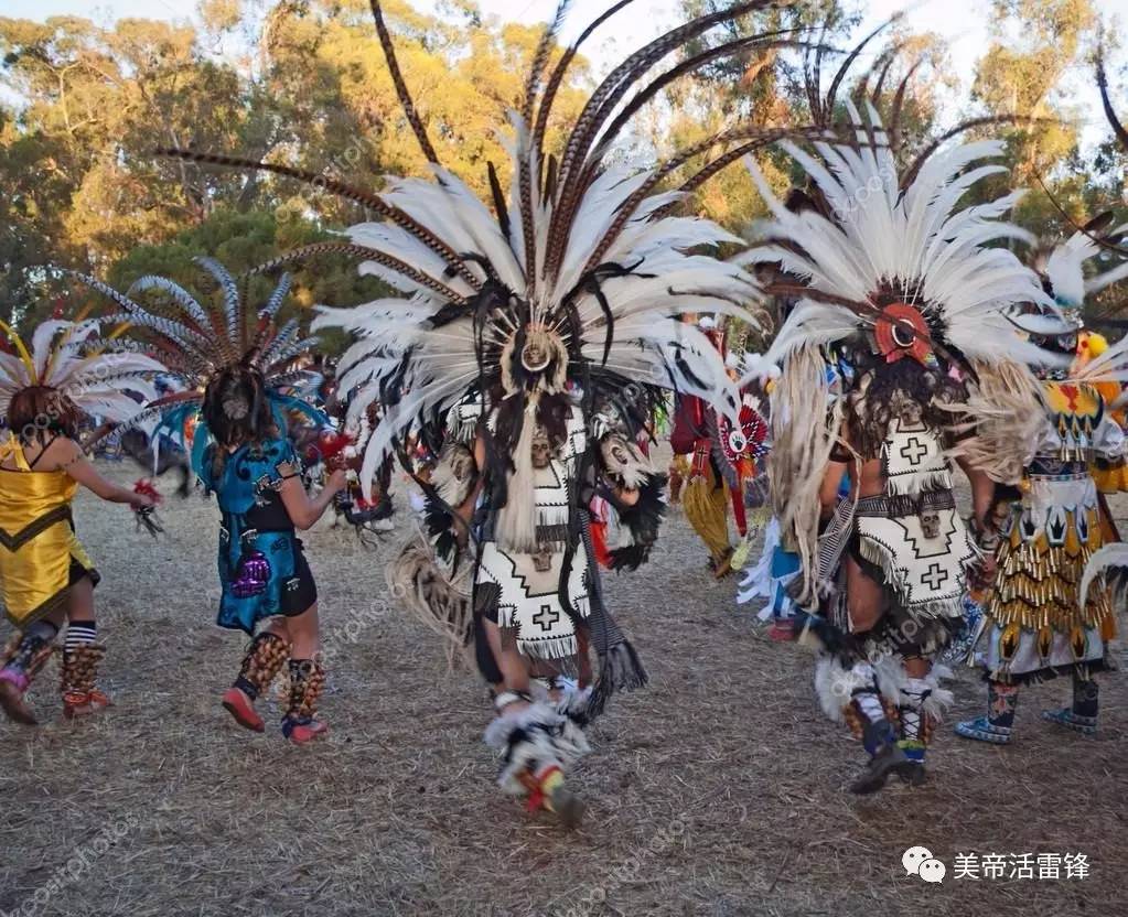 斯坦福校园内都会为纪念印第安人文化而举办庆祝活动stanford powwow