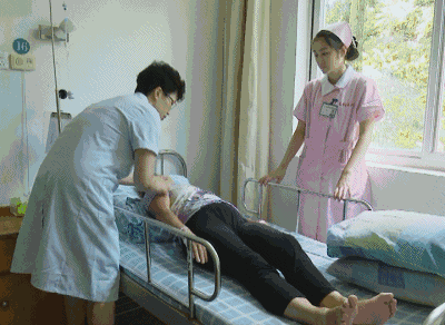 护士被啪到腿软动态图图片