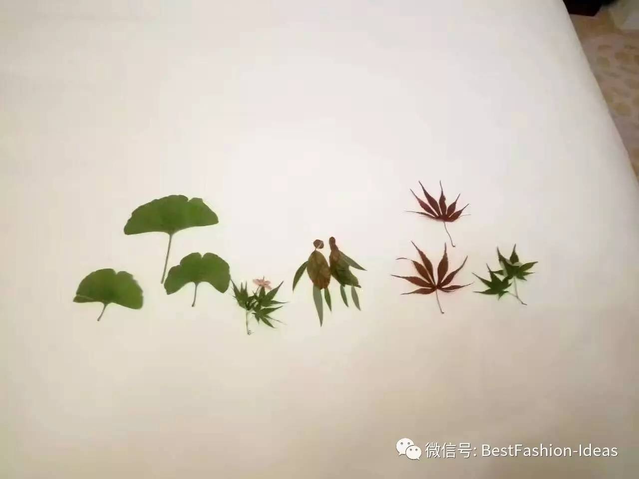 客房床上树叶布置图片