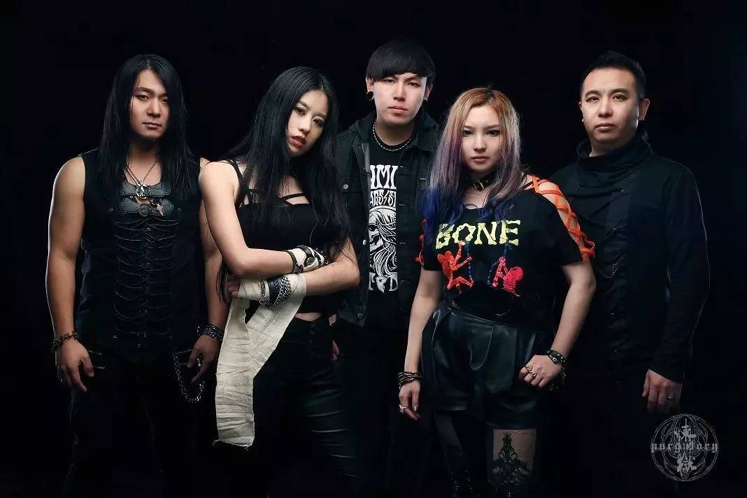 你知道中国第一支女声死亡金属乐队是谁吗?