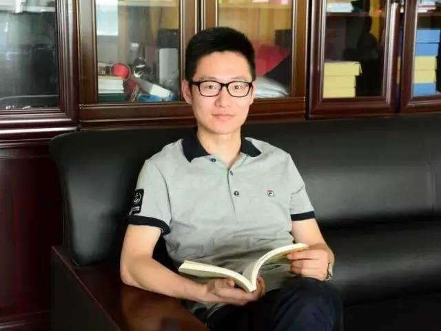 杨凯,男,中国能建培训处老师