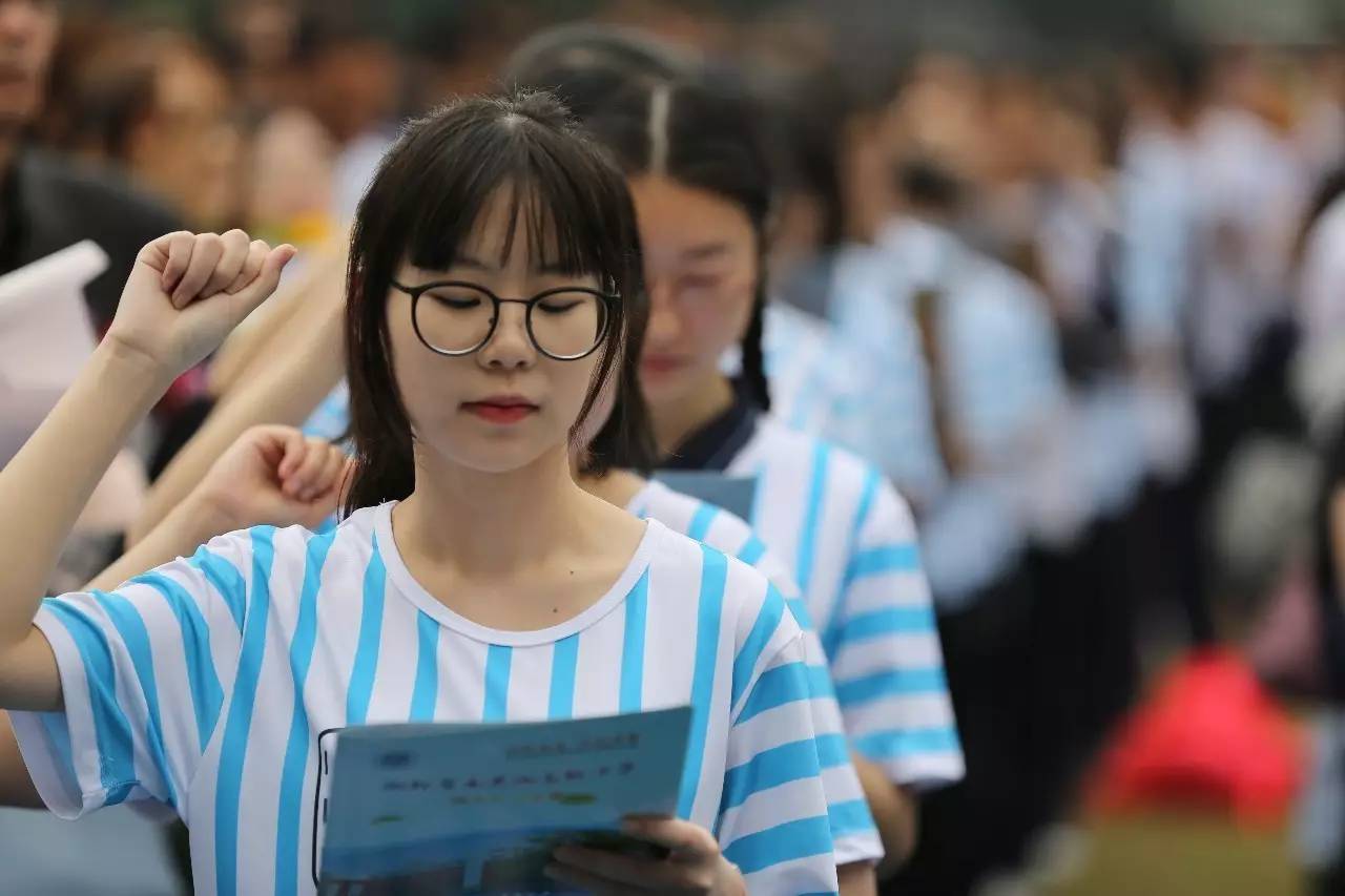 水果湖高中女生图片