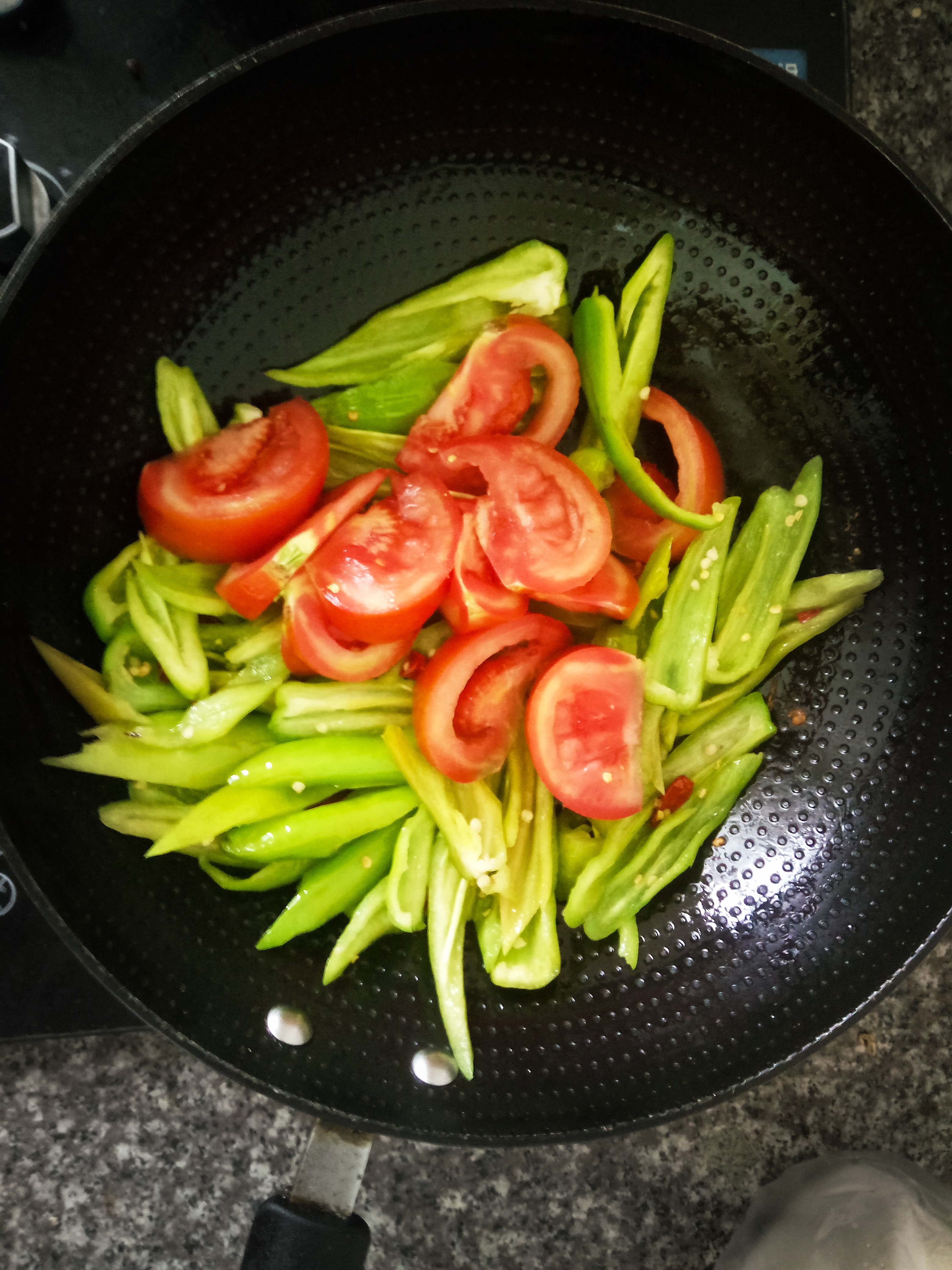 美味爽口營養的家常菜青椒西紅柿炒蛋