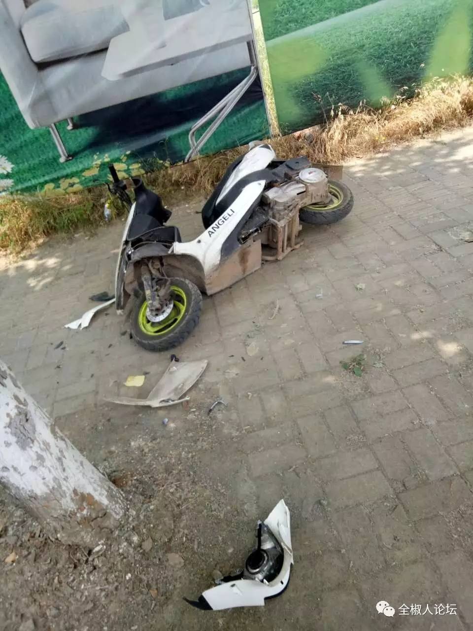 烂摩托车照片图片