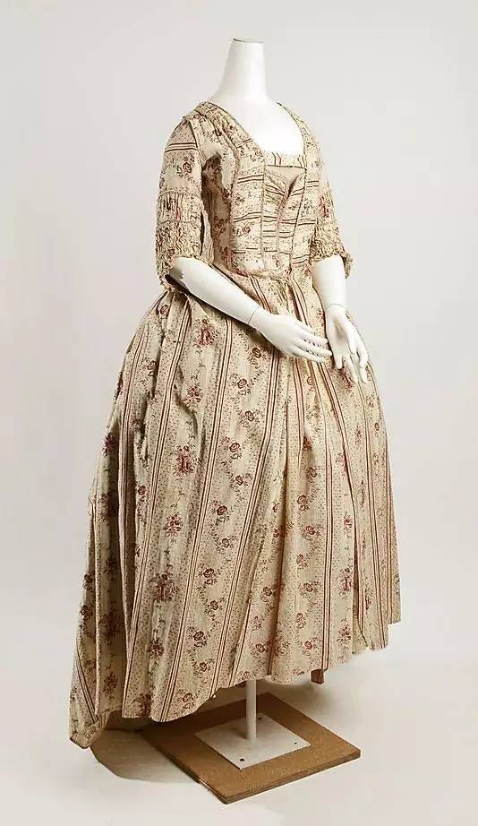 十八世纪欧洲服饰艺术