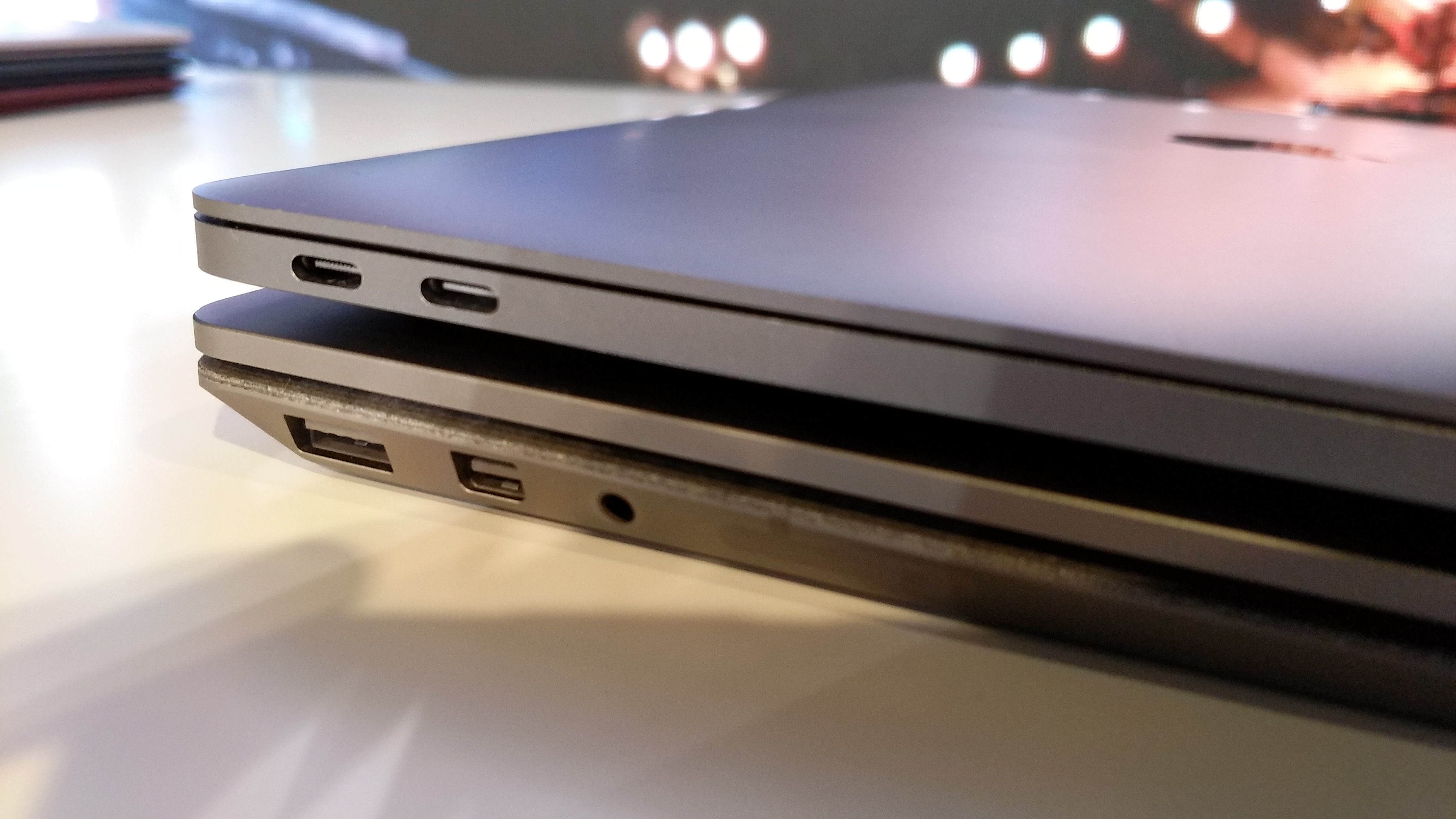 微软Laptop对比苹果新款MacBook，你会选择谁？