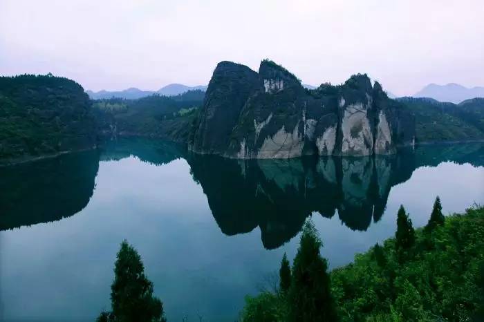 遵义鸭溪底水河风景区图片