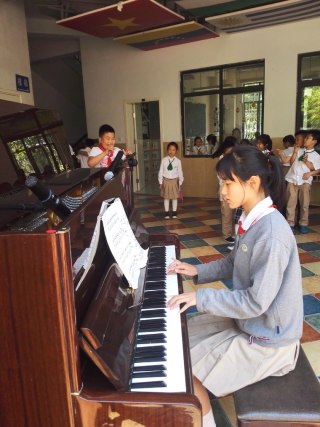 学生风采上外嘉定外国语学校第三届出彩嘉外人学生艺术节展演活动之五