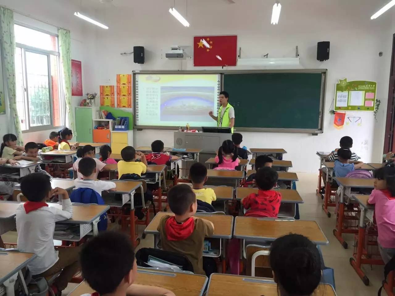 兴趣班与科普班结合莲前小学模型科技教育更进一步