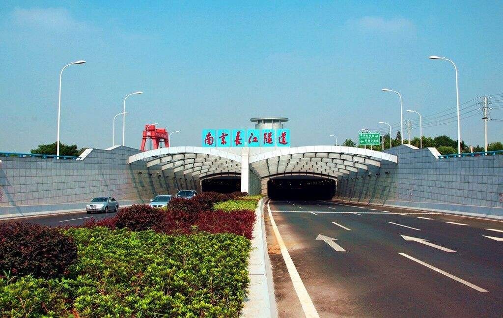 南京青奥轴线隧道图片