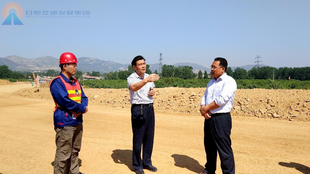 嵐山區副區長賀照錄一行到嵐山鋼鐵配套產業園區項目工地進行現場調研