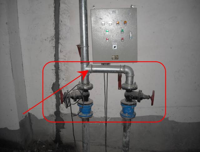 集水坑安装好的水泵图图片