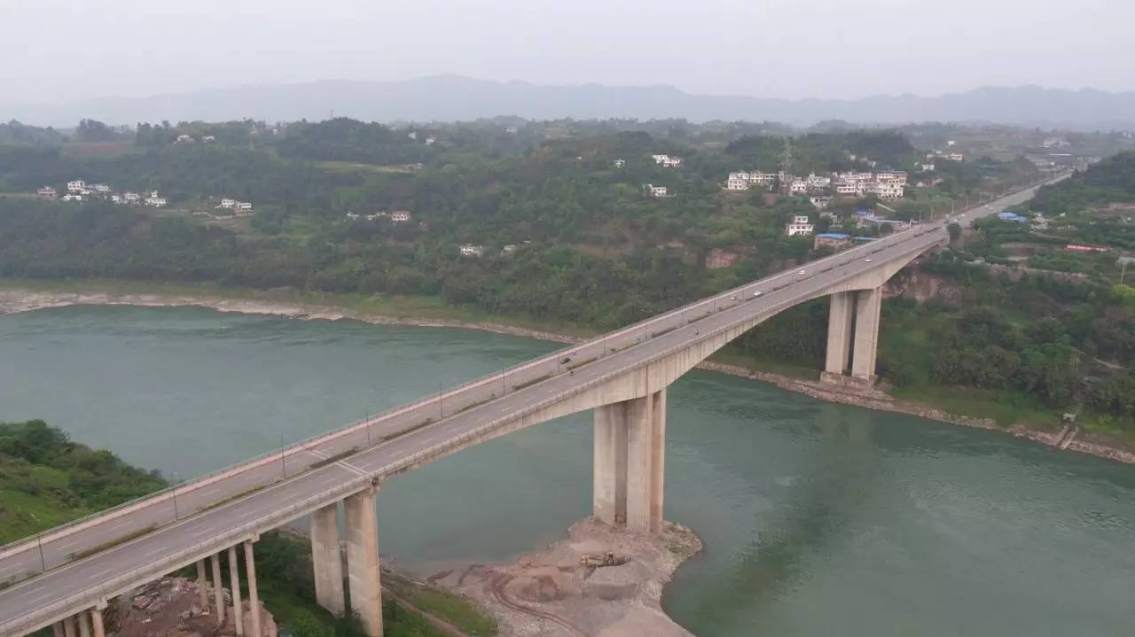 宜賓南門金沙江大橋瀘州的長江橋(10座,2座在建)●瀘州長江二橋●隆敘