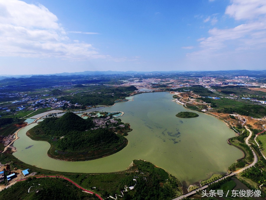 贵州月亮湖图片