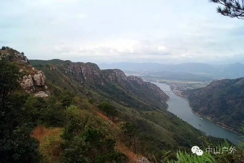 11:00 到达清远飞来峡镇,开始沿南峡山脊穿越.