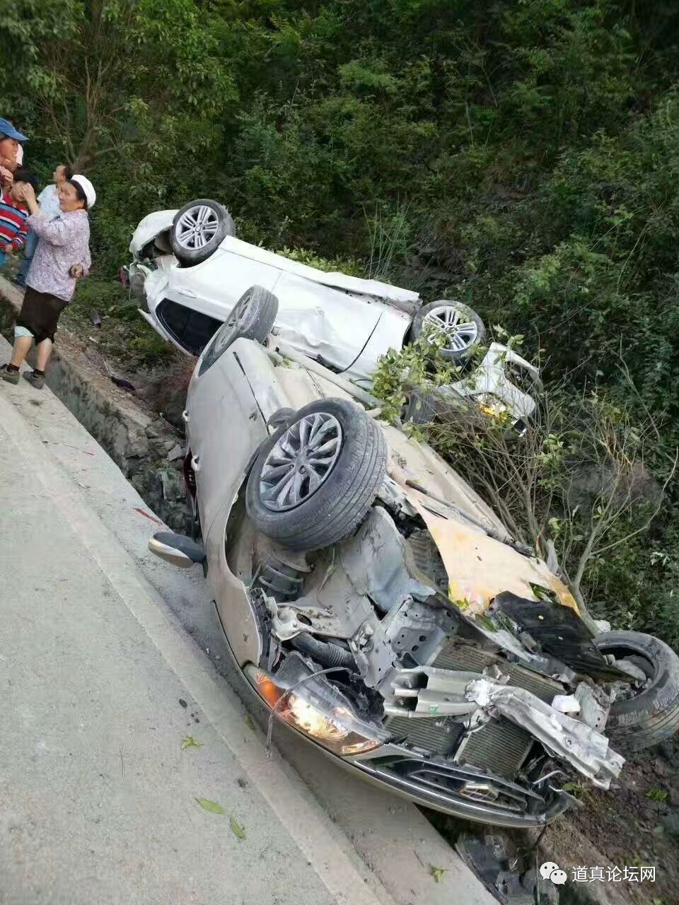 【今日頭條】道真巴漁發生一起嚴重車禍事故,所幸沒有人員傷亡!