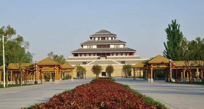紧临鹿台遗址的朝歌文化园项目由清华大学负责概念性设计,是以鹿台