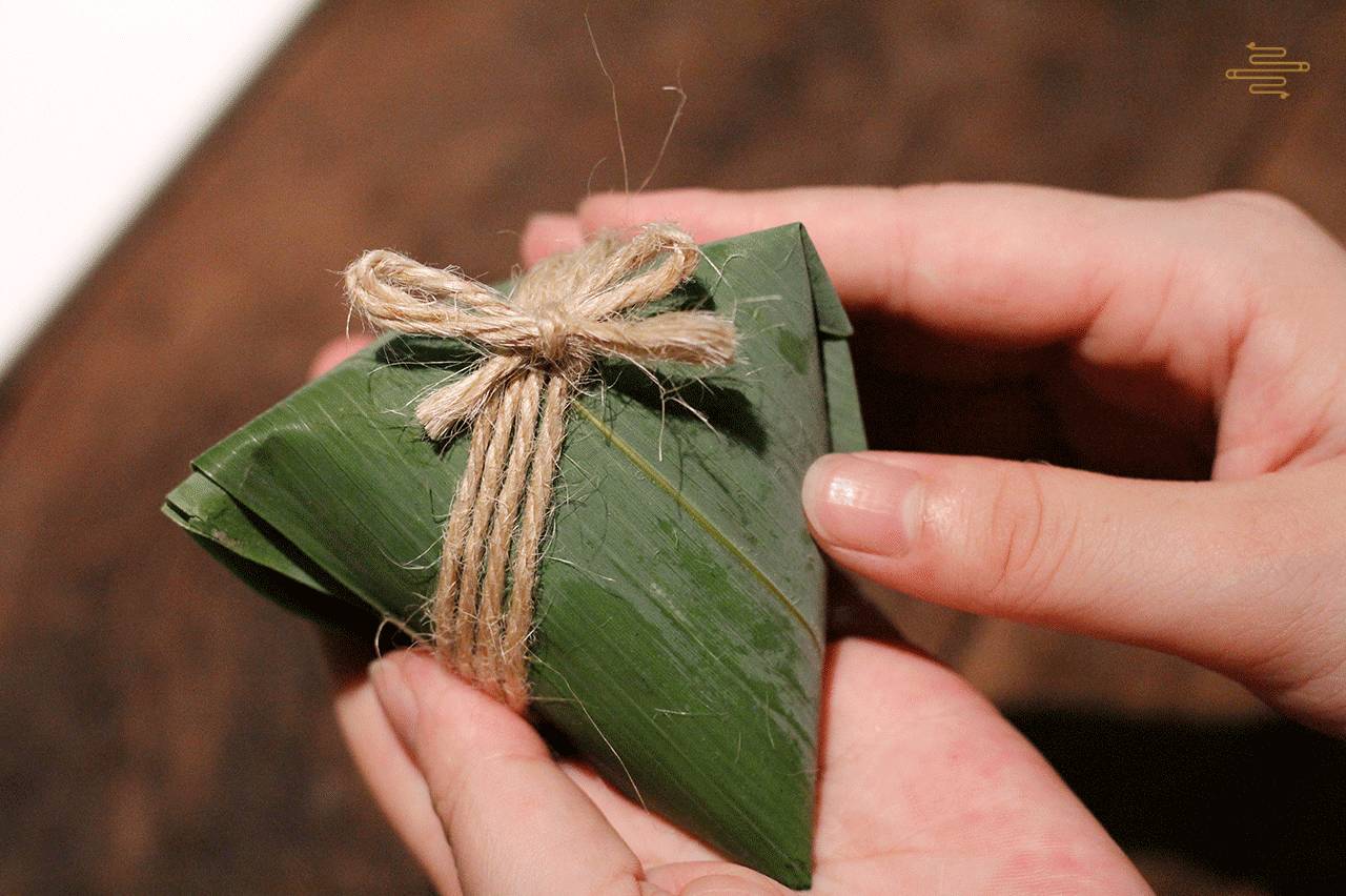 的粽叶,臂腕上系五彩丝有食物可以期盼的节日"凡祭有四时:春祭曰礿