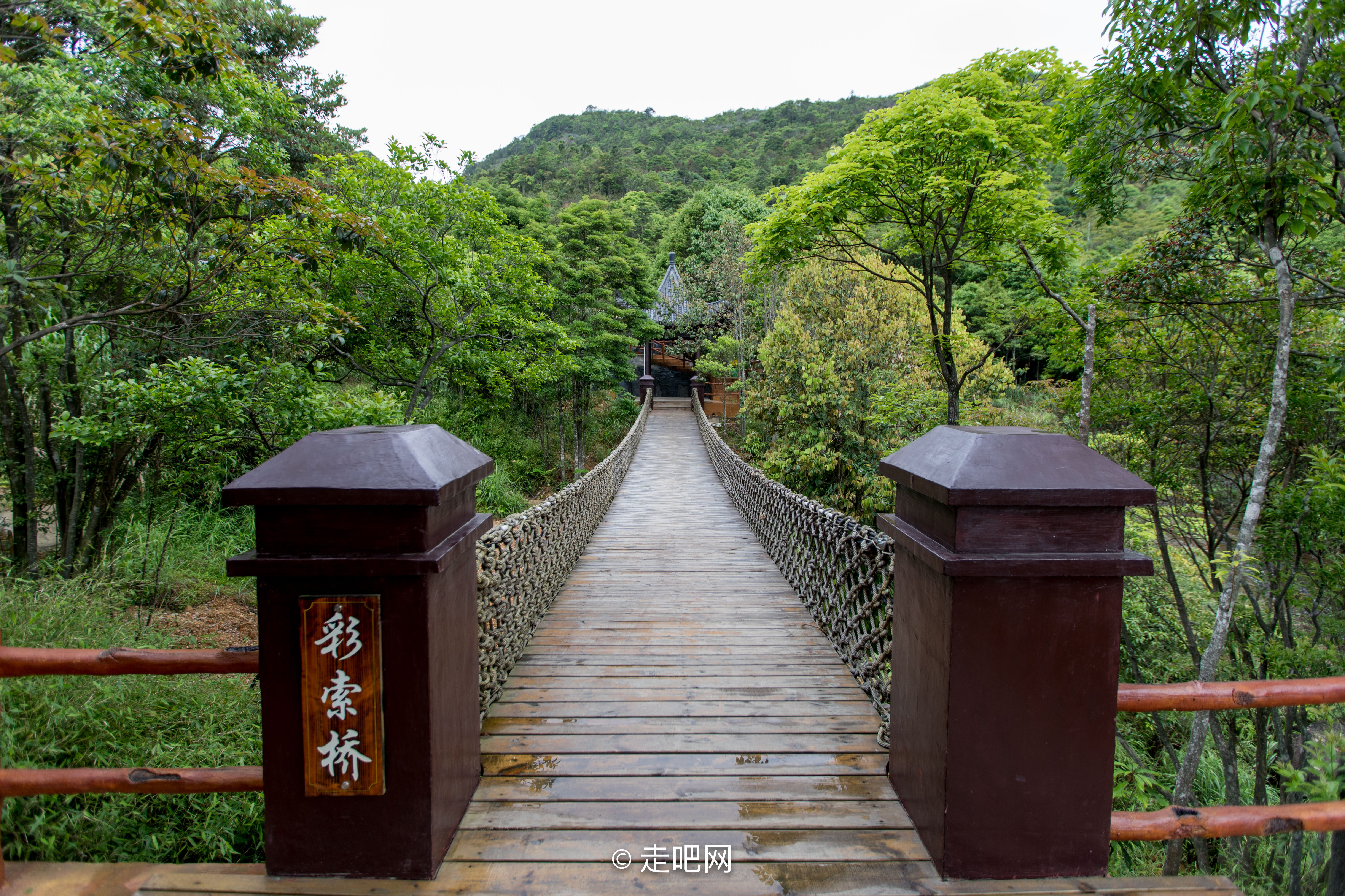 滴滴细雨坠落韩山,漫漫长路宛在仙境