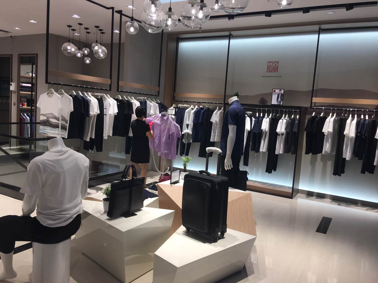 柒牌服装专卖店图片