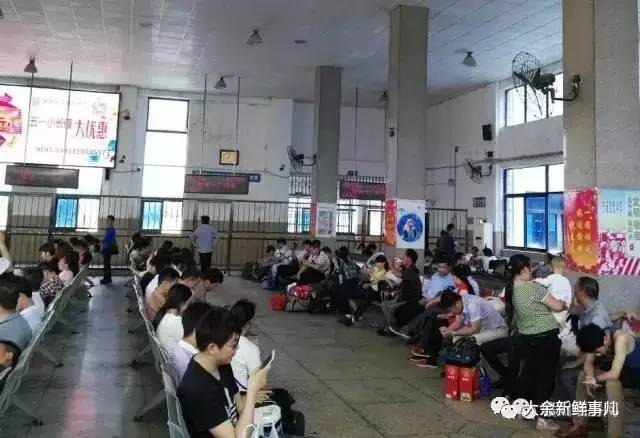 赣州火车站候车厅照片图片